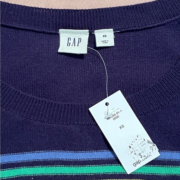 Women’s GAP chest stripe crewneck pullover sweater - Picture 6 of 6